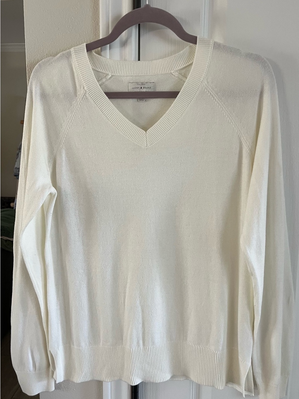 Lucky Brand Women's Cream V-Neck Sweater
